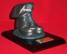 Presentation Boot & Beret Figure